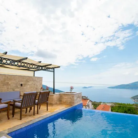 Berrak Kaş